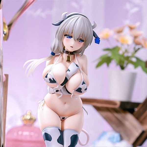 Uzaki Schoolgirl Wants To Play GK Cow Figure - Image 3